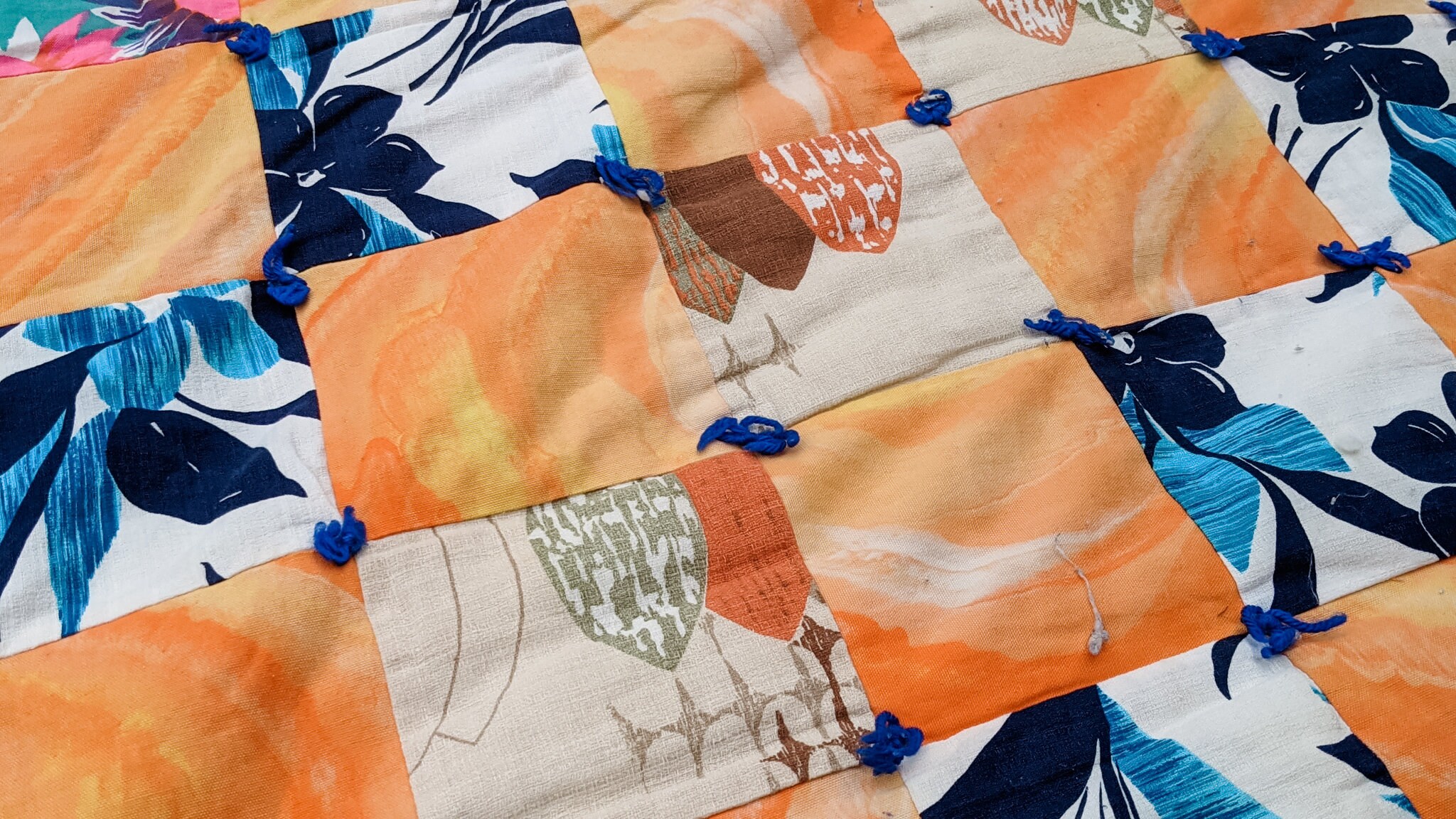 Vintage 70s- Patchwork Quilt- Batik- Heavy Weight- Orange Vintage 70s- Patchwork Quilt- Batik- Heavy Weight- Orange