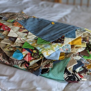 Vintage 60s- 70s- Patchwork- Quilt- Homemade- Retro- Country Chic- Cabin- Decor- Cozy- Style- Boho- Chic- Blanket- 83x 66 inches- Twin- DBL