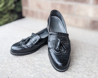 Vintage Tassle Loafers -Nunn Bush Lites- Men's Dress Shoes- Tassles- 80s-90s- Vintage Dress Shoes- Dapper- Stylish- Menswear- Size 9