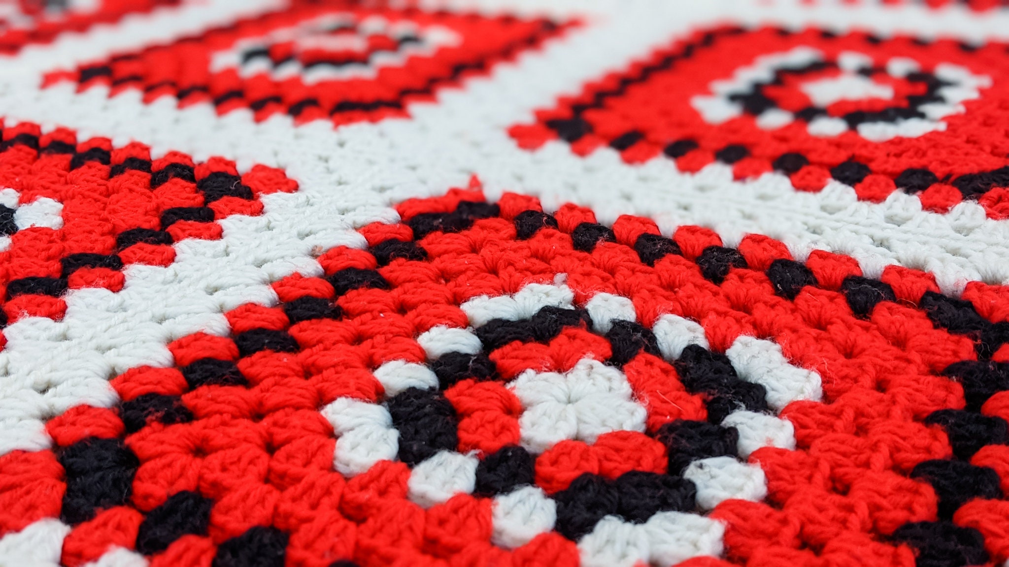 Vintage 90s-2000s- Y2k- Granny Square- Afghan- Retro-red- White