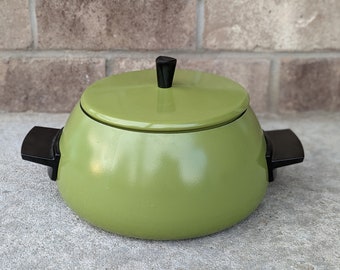 Vintage 70s- Green Pan- Sauce- Pasta- Pot- Retro- Funky- Chic- Kitschy- Kitchen- Home- Decor- Collector- Pea Green- Psychedelic- Rad- 6 inch