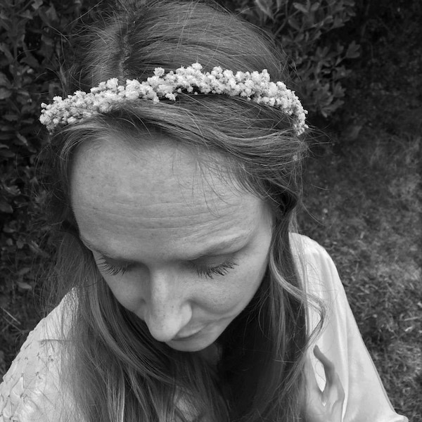 Couronne de Fleurs CLOE Gypsophile stabilisés pour Mariage Bohème et Champêtre, Accessoire de mariée et enfants d'honneur