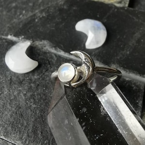 Handmade Moon and Moonstone Ring, 925 Sterling Silver smiling Moon Ring