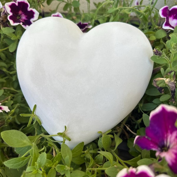 Heart-shaped grave decoration, decorative heart, cast stone, 15 cm, 1300 g