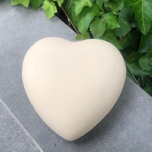 Heart Grave Heart Grave Decoration Decorative Heart Cast Stone 13 cm Patina Sand Beige