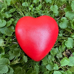 Heart Grave Heart Grave Decoration Decorative Heart Valentine&#39;s Day Love Stone Cast 13 cm Patina RED