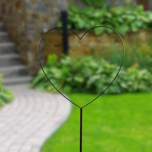 Rankgitter Herz auf Stab, Gartenstecker  Metall Hochzeit Gartendekoration