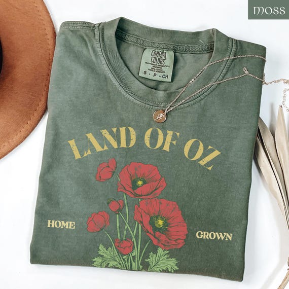 Wizard of Oz Land of Oz Poppies Shirt, Yellow Brick Road, Retro Floral Tee Wizard of Oz Gift Wonderful Wizard Oz Nature Shirt Literary Gift