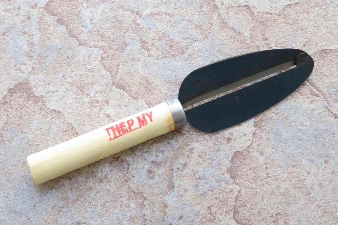 Crude Asian Peeler Knife Sharp Carbon Steel Rau Muong, Water Spinach