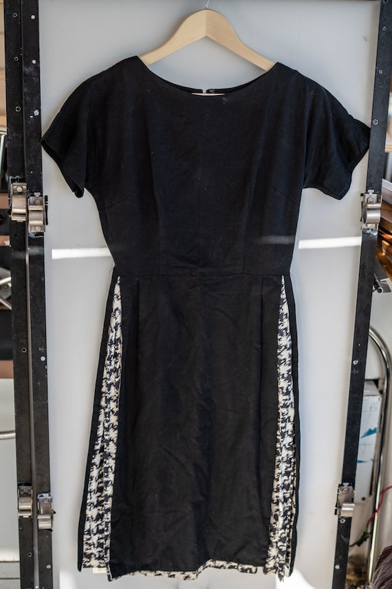 1940s Linen & Cotton Unique Peekaboo Panel Dress