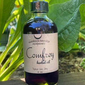 Organic Comfrey Herbal Oil: Hemp Seed Infusion (4 Oz)