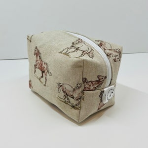 Horse Print Make Up Bag | Make Up Bag | Wash Bag | Toiletry Bags | Travel Bags | Cosmetic Bag | Make Up | Bag Sets | Gift Idea | Gifts