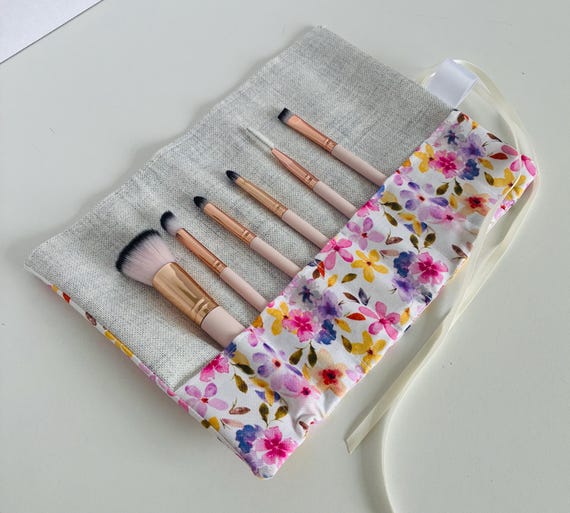 Estuche para brochas de maquillaje con estampado floral de verano