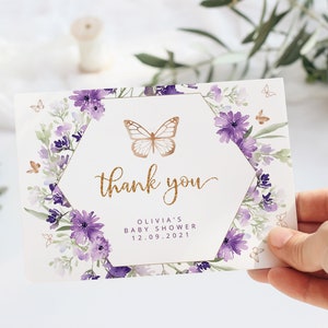 Mariposa Gracias Tarjeta Plantilla Imprimible. Flores púrpuras de primavera baby shower tarjeta de agradecimiento. Tarjeta de agradecimiento morada. Descarga instantánea #06