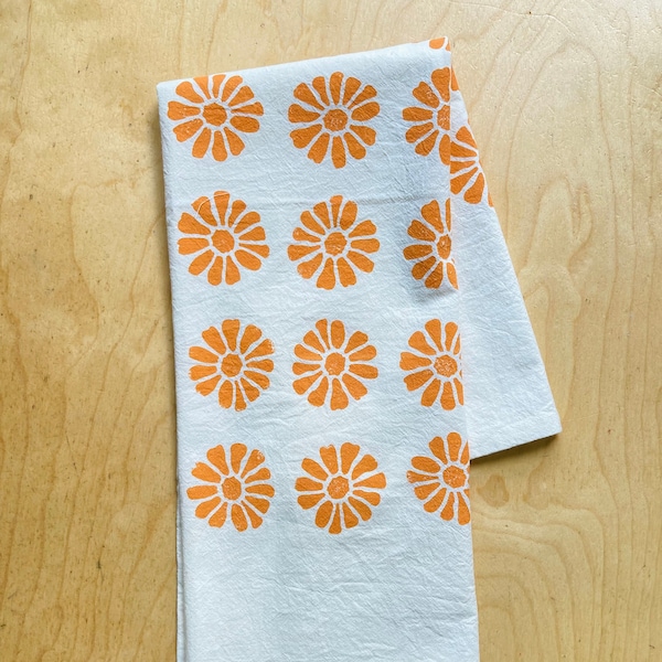 Flower Kitchen Towel, Hand Printed, Tea Towel Set, Spring Daisy Dish Towel, Housewarming Gift, Eco Friendly, Farmhouse Kitchen Decor