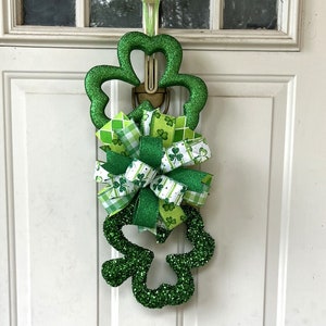 St. Patrick's Day Wreath, St Patricks Day Clover Wreath, Front Door Shamrock Decor, Clover Wreath for St. Patrick's Day