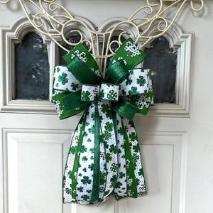 St Patrick&#39;s Day Wreath Bow, Shamrock Bow for Wreath, St Patricks Day Lantern Bow Decoration, Clover and Stripes Ribbon