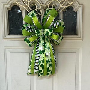St Patrick&#39;s Day Wreath Bow, Shamrock Bow for Wreath, St Patricks Day Lantern Bow Decoration, Clover and Stripes Ribbon
