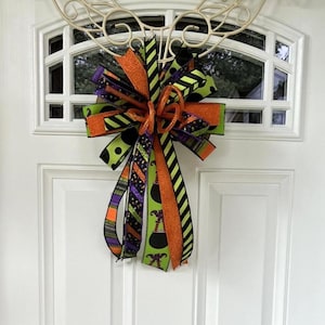 Halloween Bow for Front Door, Witch Cauldron Legs Ribbon, Orange Green Purple Glitter, Halloween Door Bow, Spooky Porch Decor