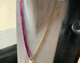 Necklace with baroque pearl and purple coral