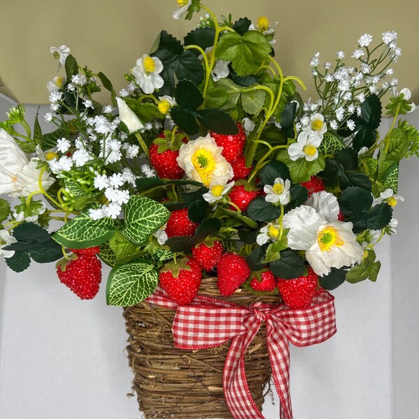 Strawberry basket Door Wreath for Spring/Summer