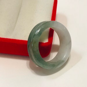 Anello a doppia fascia verde mela con bianco latte, realizzato a mano in giadeite birmana naturale di grado A/anello artigianale/regalo per lei/anello per il pollice/ PR171