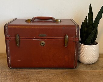 Vintage Train Case - Samsonite Shwayder - 1950s - Vintage Suitcases - Train Case - Dark Brown - Leatherette - Tray - Vintage Luggage