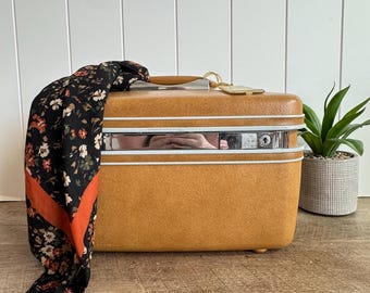 Vintage Samsonite Train Case | Tan Makeup Case | Hard Shell Cosmetic Case | Retro Travel Vanity Case | Luggage With Mirror