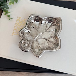 Vintage Small Silver Leaf Shaped Dish - Vintage Silver Tray - Candy Dish - Nut Dish - Vanity Dish - Catering - Wedding