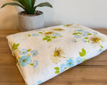 Vintage Morgan Jones TWIN FITTED Sheet | 70s Yellow and Blue Daisy Sheet | No Iron Percale | Cottagecore Floral Bedding | Retro Linens