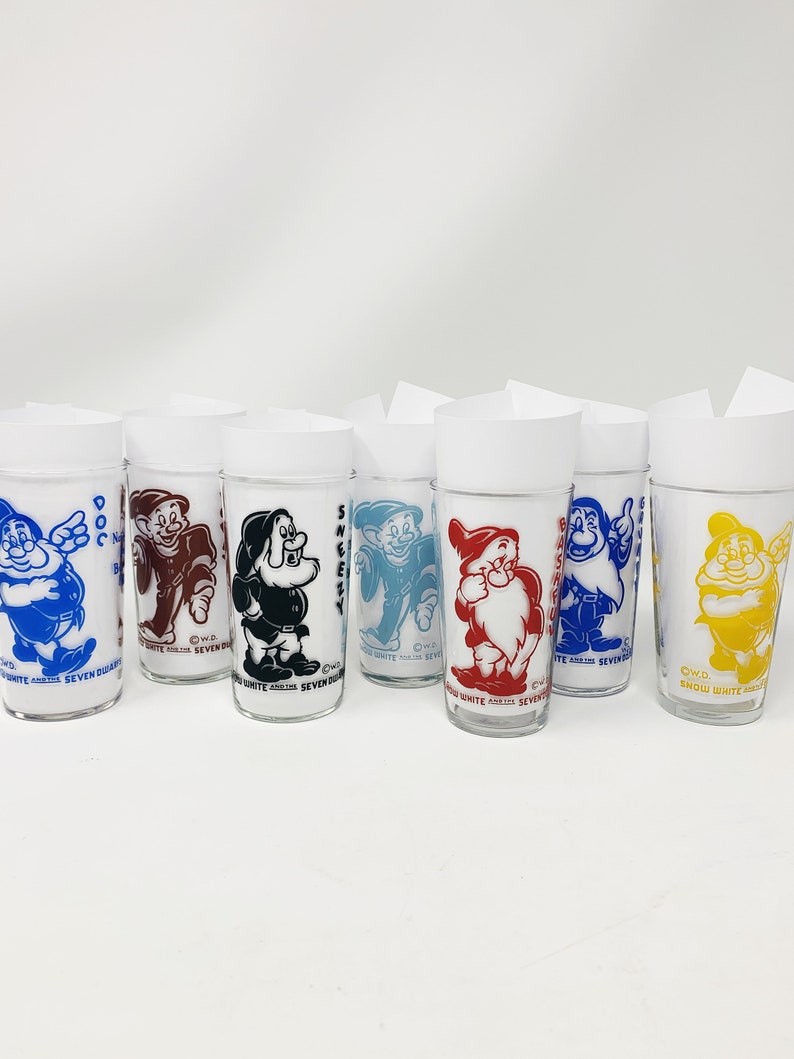 reusable glass tumbler with straw