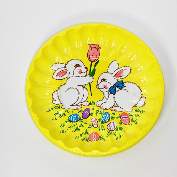 Vintage Easter Partyware Dish - Bunny Rabbit - Scalloped Design - Reusable Plastic Partyware from Berman Industries - Plate - Bowl