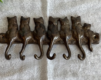 Vintage Brass Cat Key Holder | 6 Cat Tail Wall Hooks | Kitty Key Rack | Cat Lover Gift | Cottagecore Entryway Decor | Jewelry Hanger