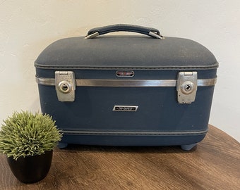 Vintage Train Case - American Tourister - Tri-Taper - Blue -Makeup Case - Mirror - Small Suitcase - Vintage Suitcase - Vintage Luggage