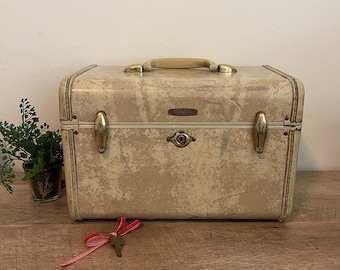 Vintage Train Case - Samsonite - Shwayder Bros - Key Included - White Cream Marble - Vintage Makeup Case - Small Suitcase - Organizer Case