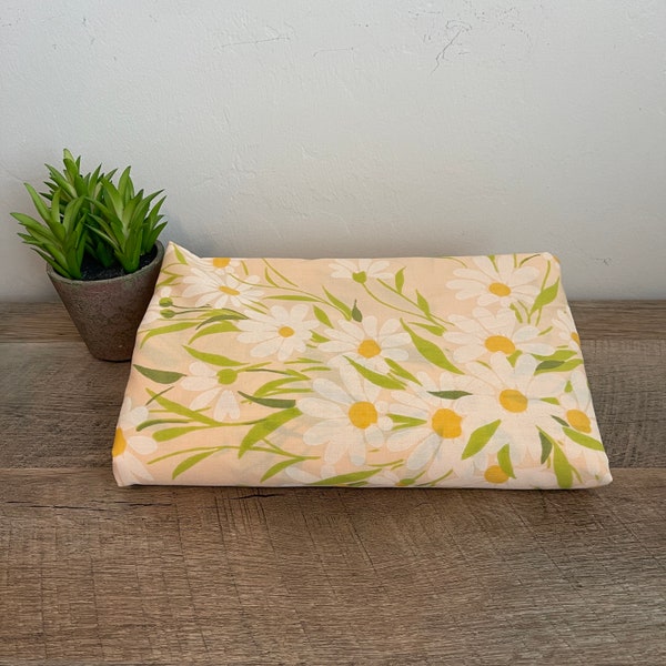 Vintage Floral Sheet - TWIN - FITTED Sheet - Morgan Jones - No Iron Percale - Peach - Daisies - Bedding - Flowers - Fabric