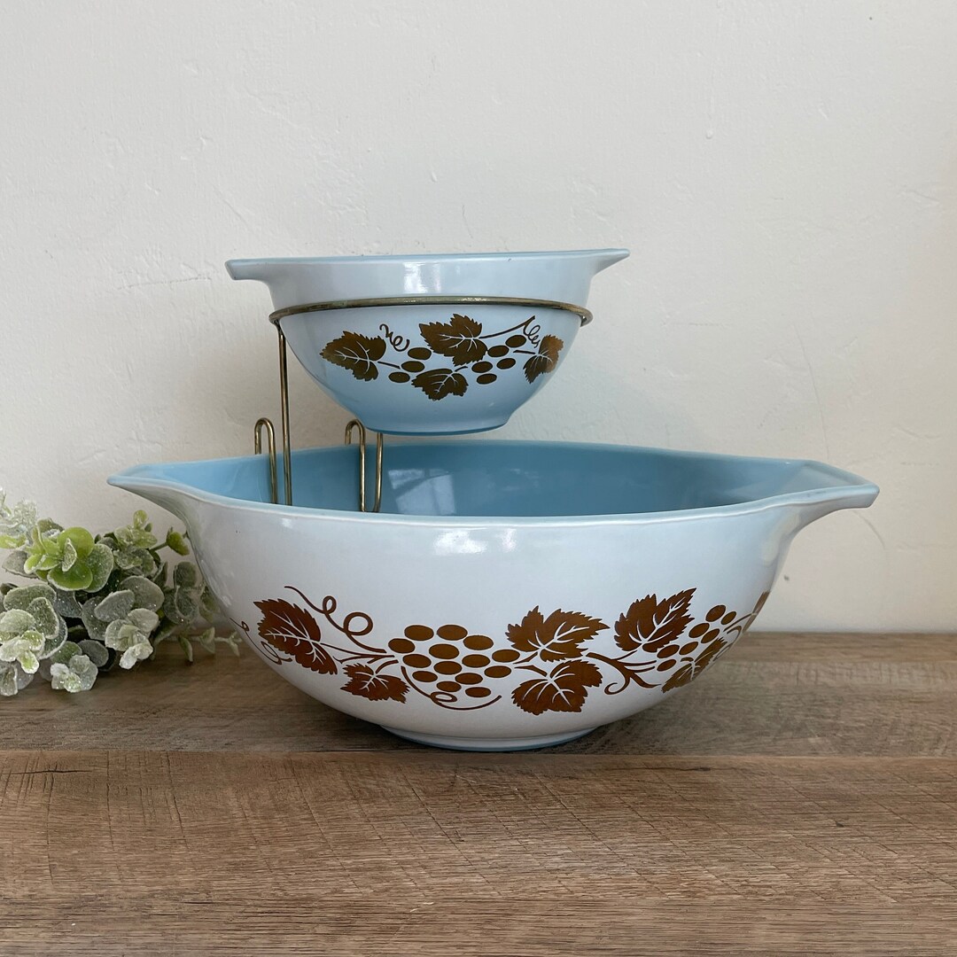 Vintage Pyrex Golden Grapes Chip and Dip Bowls With Metal Holder