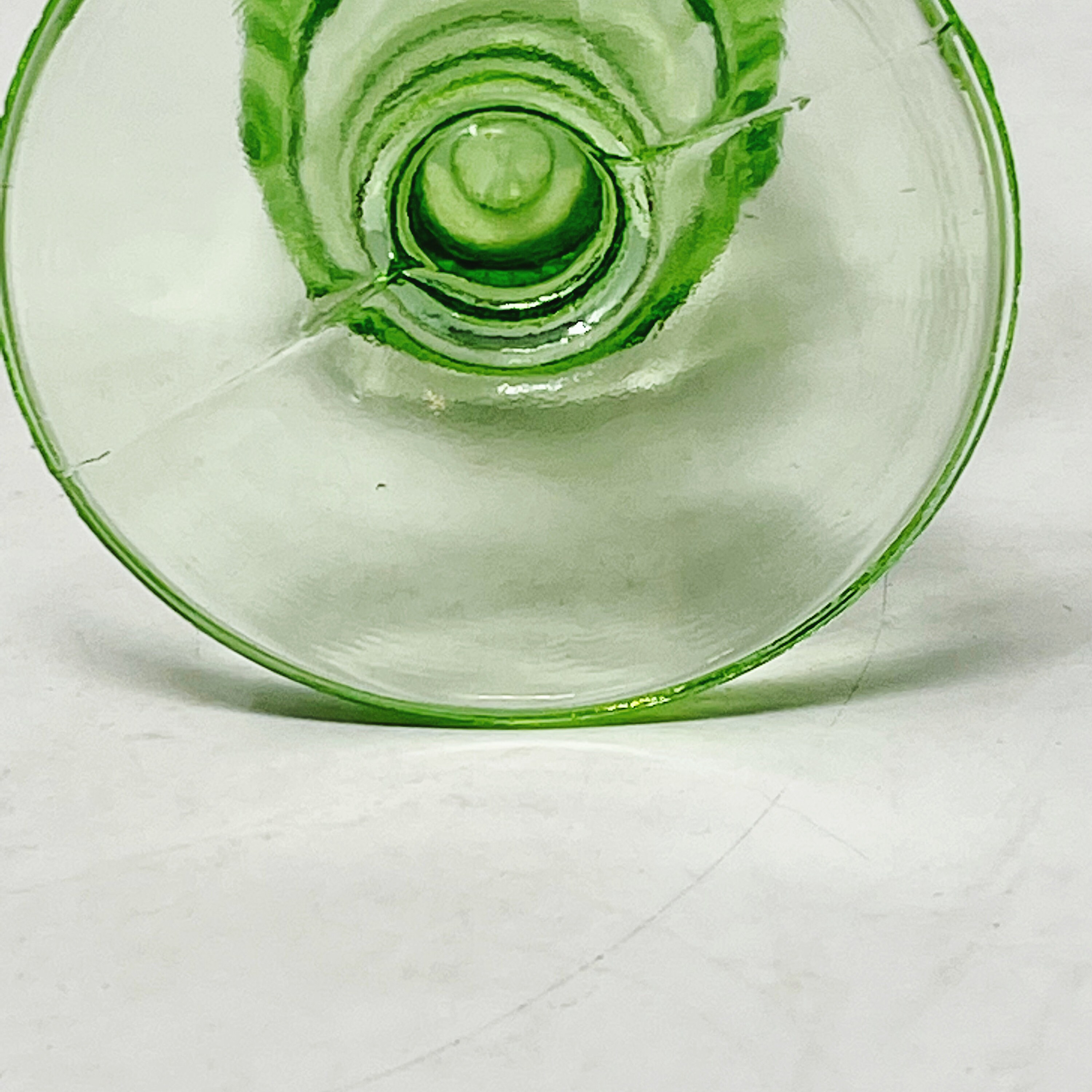 GREEN  VASELINE GLASS URANIUM FOOTED STRAWBERRY SALT  TABLEWARE ID145457 