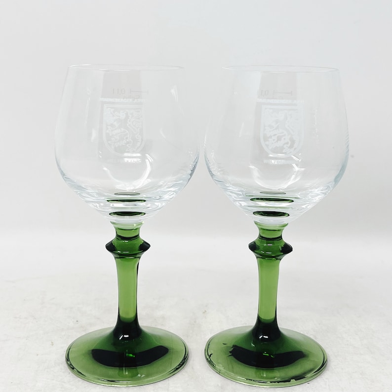 German Wine Glasses Brauneberger Juffer Wine Glasses Weltbekannt World Famous Green Small 5 1/2 Tall German Winery Barware immagine 4