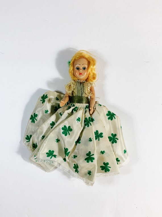 arco dolls of the world value