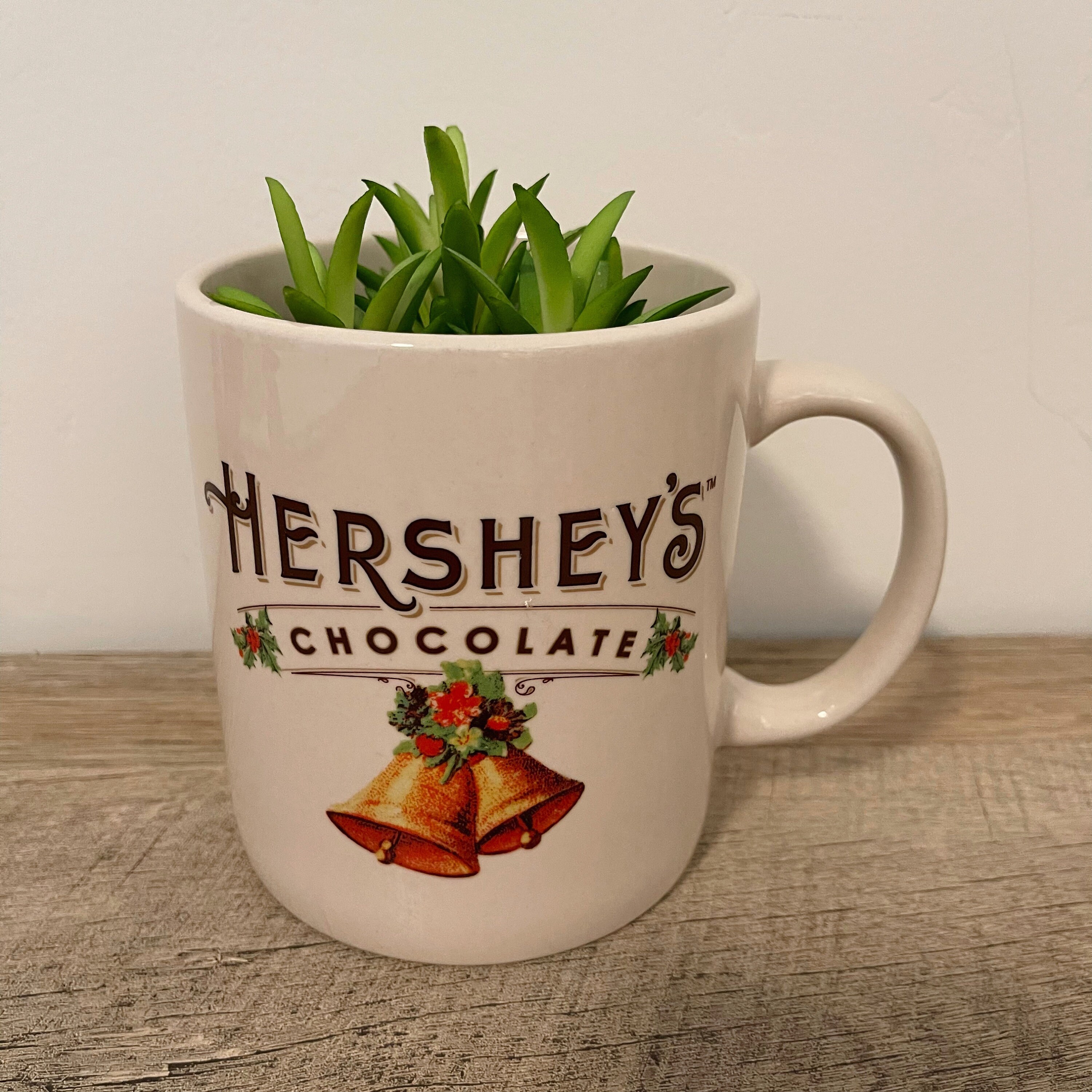 (2) Hershey's Chocolate Coffee Cup Mug Large Vintage Style Christmas 32 oz.