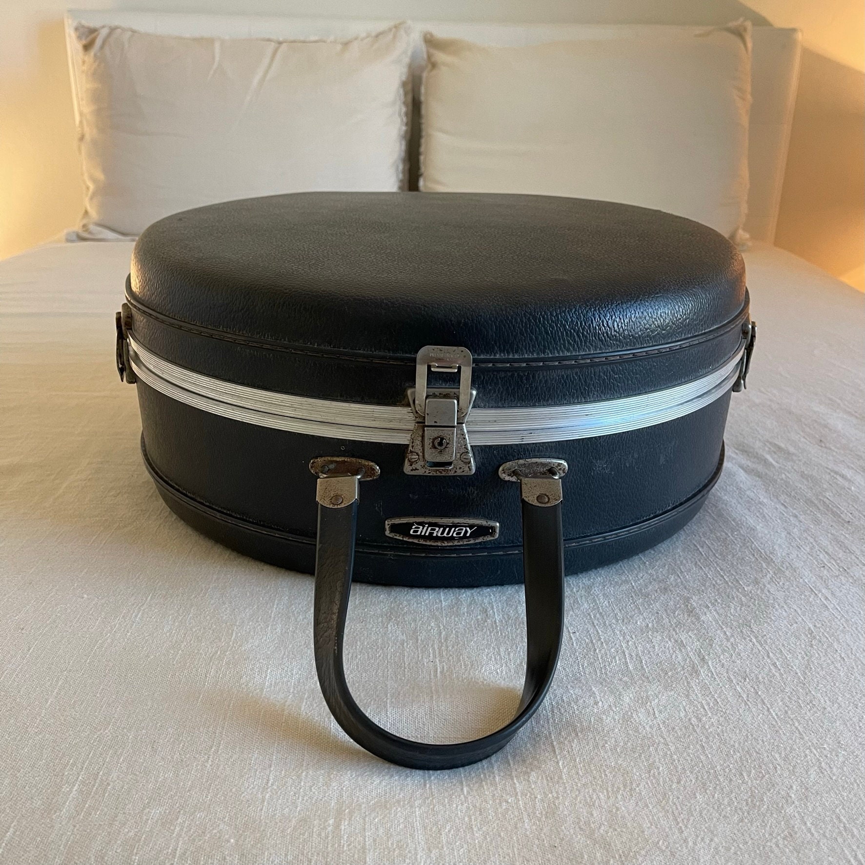 Vintage Samsonite Round Hat Box Train Case Suitcase Luggage Made In USA w/  Key