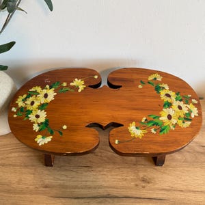 Vintage Wooden Footstool Hand Painted Daisies | Rustic Farmhouse Step Stool | 1970s Cottagecore Floral Decor | Boho Country Accent Piece