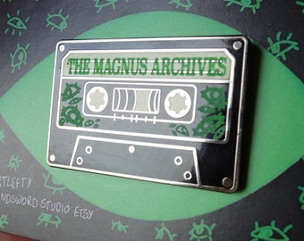 Het Magnus-archief LIMITED EDITION Emaille Glow in the Dark Cassettetape-pinnen Het Magnus-protocol