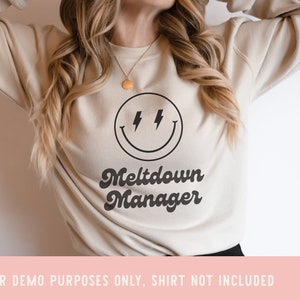 Drôle de maman en bas âge SVG, Meltdown Manager PNG pour chemise, conception de tasse pour maman fatiguée, fichiers coupés à usage commercial pour les petites entreprises, Bolt Smile