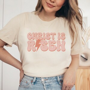 Groovy Easter Sublimation PNG, Christ Is Risen Trendy Retro Télécharger pour un usage commercial, style vintage des années 70 en détresse Holiday Design, Faith