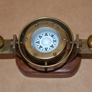 Antique brass gimbal compass ship's binnacle gimballed compass & wooden base good gift image 5