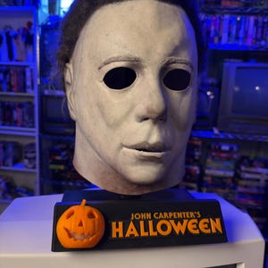 Halloween 78 movie inspired deluxe display stand with light up pumpkin