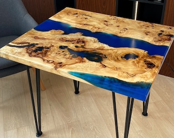 Tavolo da pranzo quadrato in resina epossidica, scrivania con