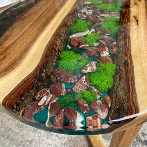 Glass coffee table with cheap pebbles